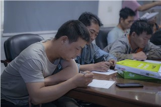 朝陽集團(tuán)開展行車和有限作業(yè)空間安全操作培訓(xùn)、道路交通安全培訓(xùn)